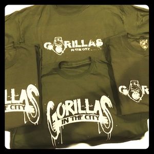 Gorillas in the city t-shirt